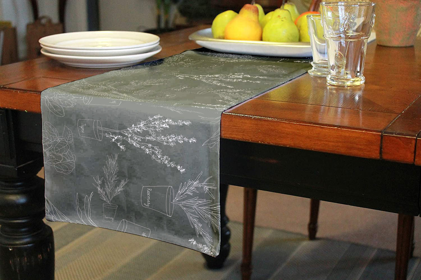 evergreen table runner