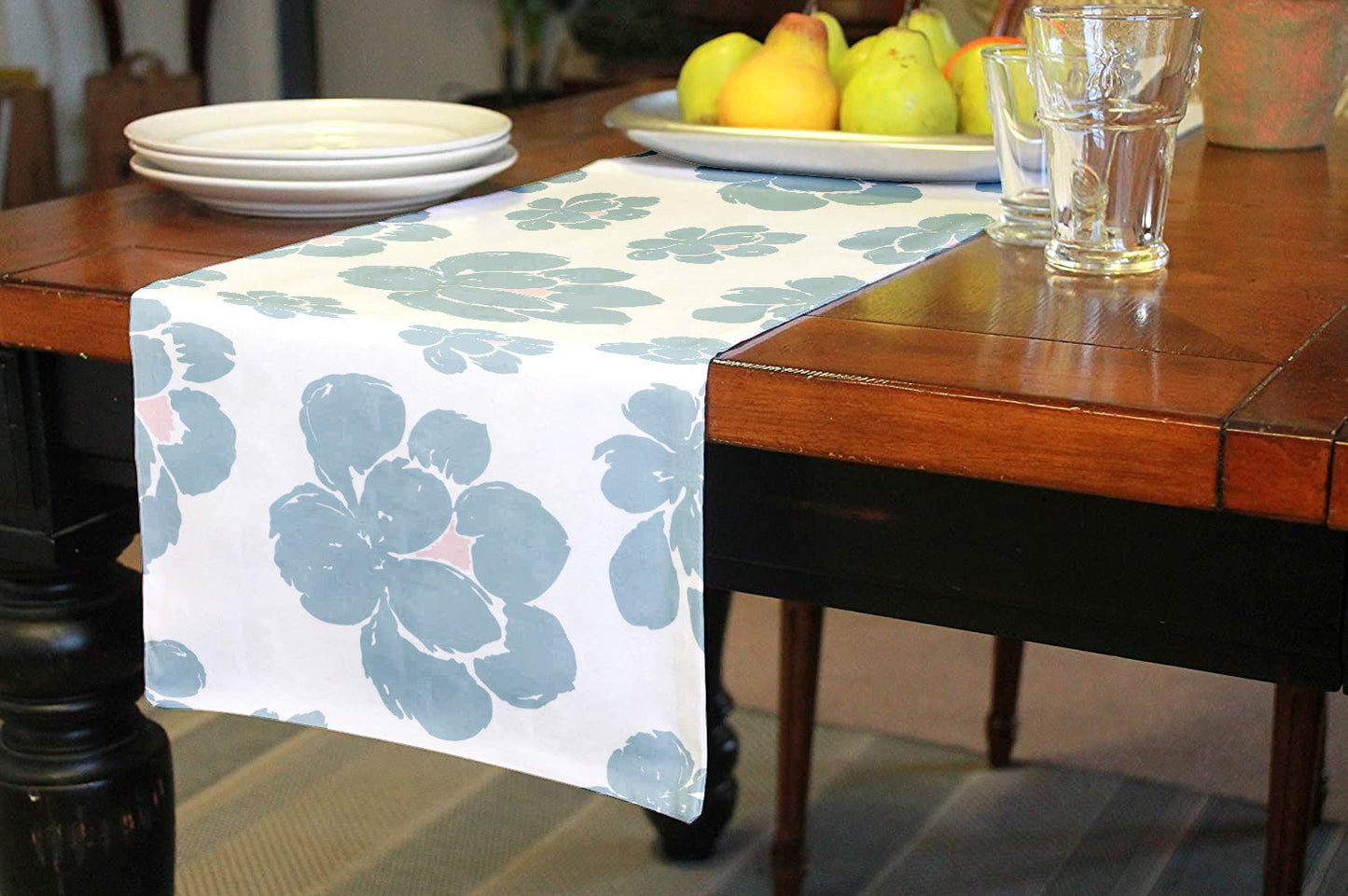 petal table runner