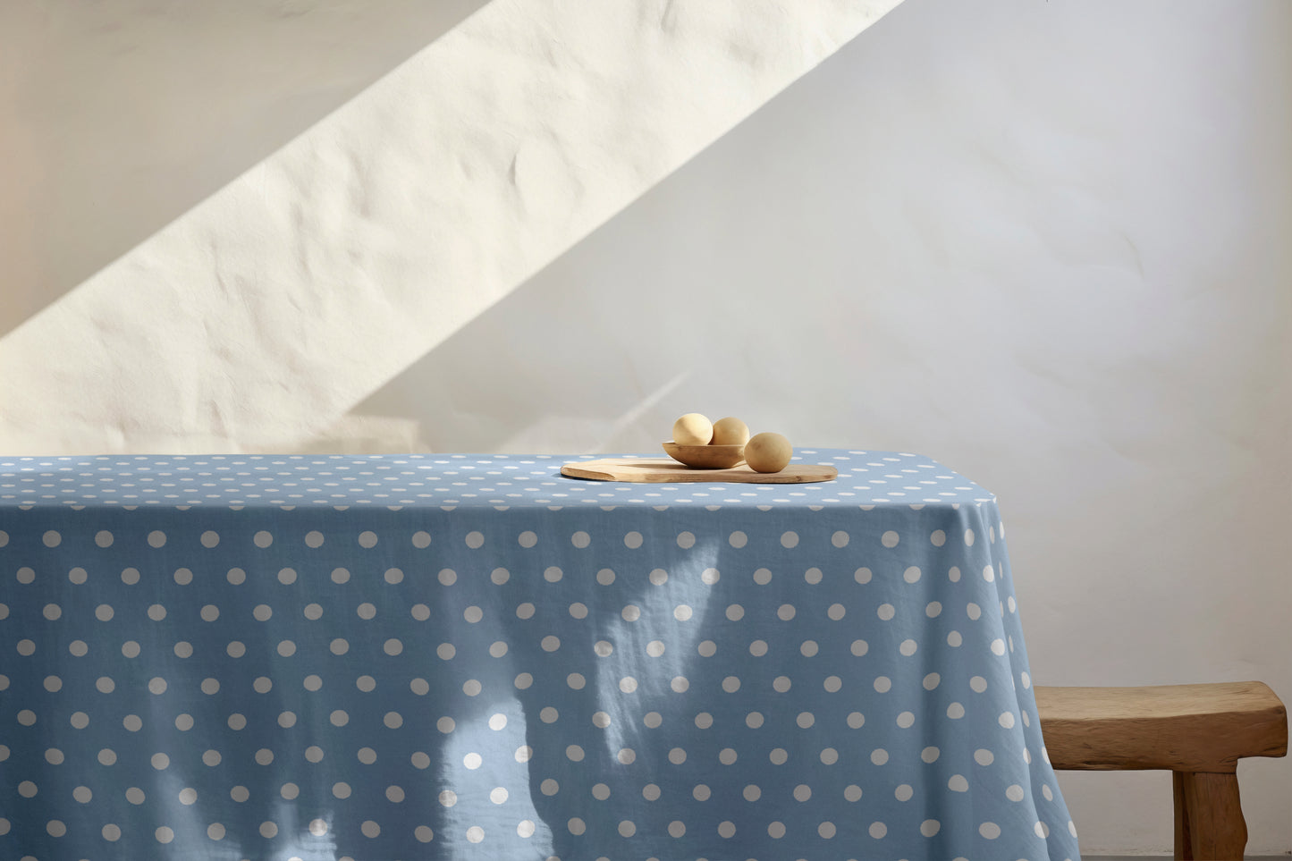 blue circles tablecloth